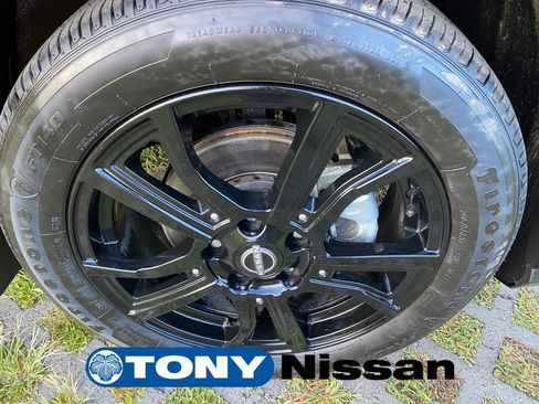 Used 2023 Nissan Kicks SV w/ Interior Electronics Package FWD image 9