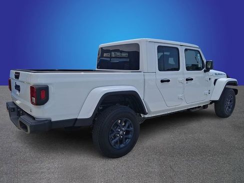New 2026 Jeep Gladiator Sport AWD/4WD image 3