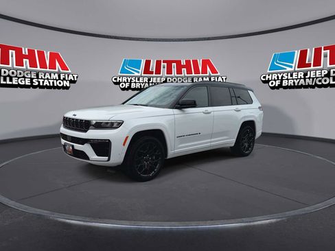 New 2026 Jeep Grand Cherokee L Summit w/ Obsidian Package AWD/4WD image 4