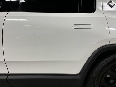 Used 2024 Rivian R1S Adventure AWD/4WD image 22