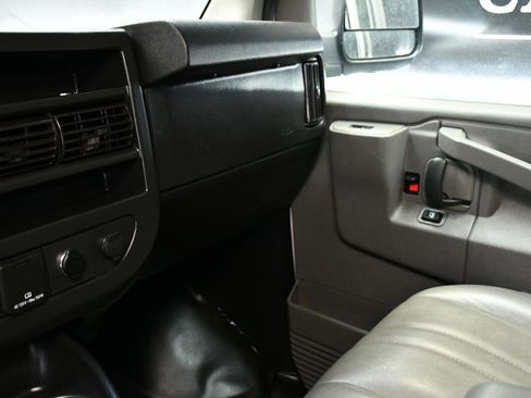 Used 2021 Chevrolet Express 2500 Extended w/ Driver Convenience Package image 21