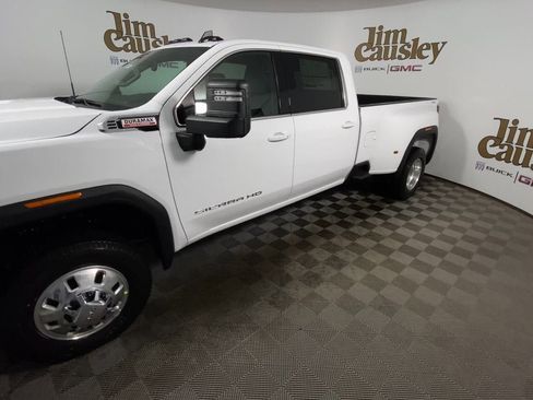 New 2026 GMC Sierra 3500 SLE w/ SLE Value Package image 4