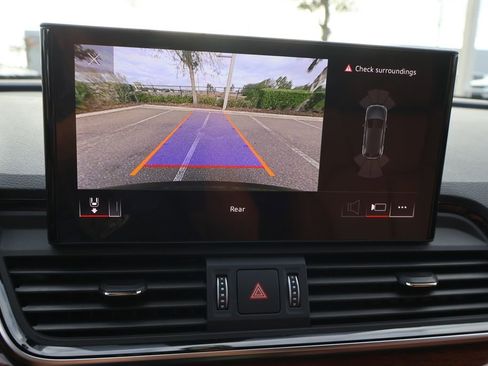 Used 2023 Audi Q5 e Premium Plus w/ Premium Plus Package image 24