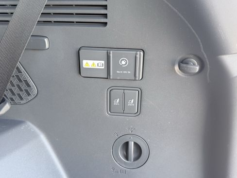 Used 2024 Kia EV9 Land AWD/4WD image 13