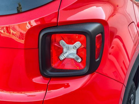 Used 2023 Jeep Renegade Trailhawk image 9