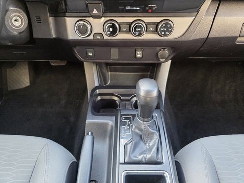 Used 2018 Toyota Tacoma SR image 20