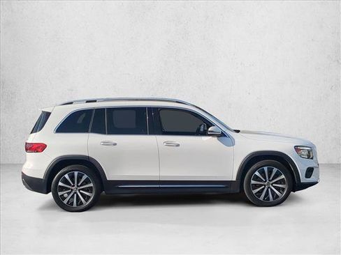 Used 2023 Mercedes-Benz GLB 250 4MATIC image 4