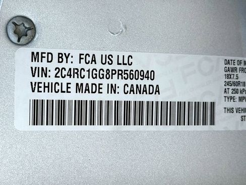 Used 2023 Chrysler Pacifica Limited image 34