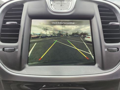 Used 2022 Chrysler 300 Touring w/ Sport Appearance Package image 2