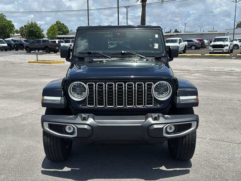 Used 2025 Jeep Wrangler Unlimited Sahara AWD/4WD image 9