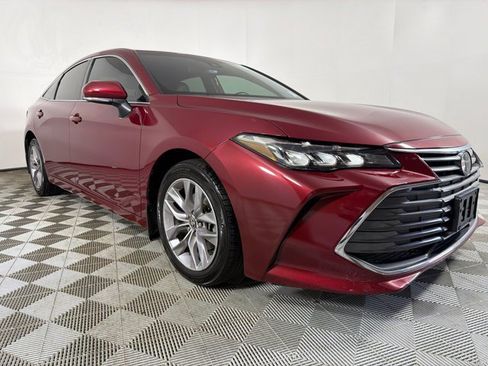 Used 2020 Toyota Avalon XLE FWD image 1