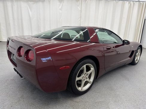 Used 2003 Chevrolet Corvette Coupe w/ Preferred Equipment Group RWD image 4