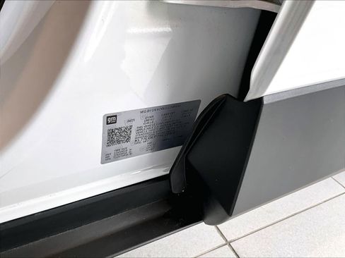 New 2025 Chevrolet Trax RS w/ Driver Confidence Package image 17