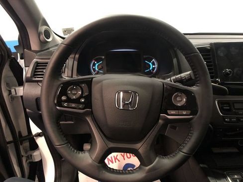 Used 2022 Honda Pilot Touring image 14