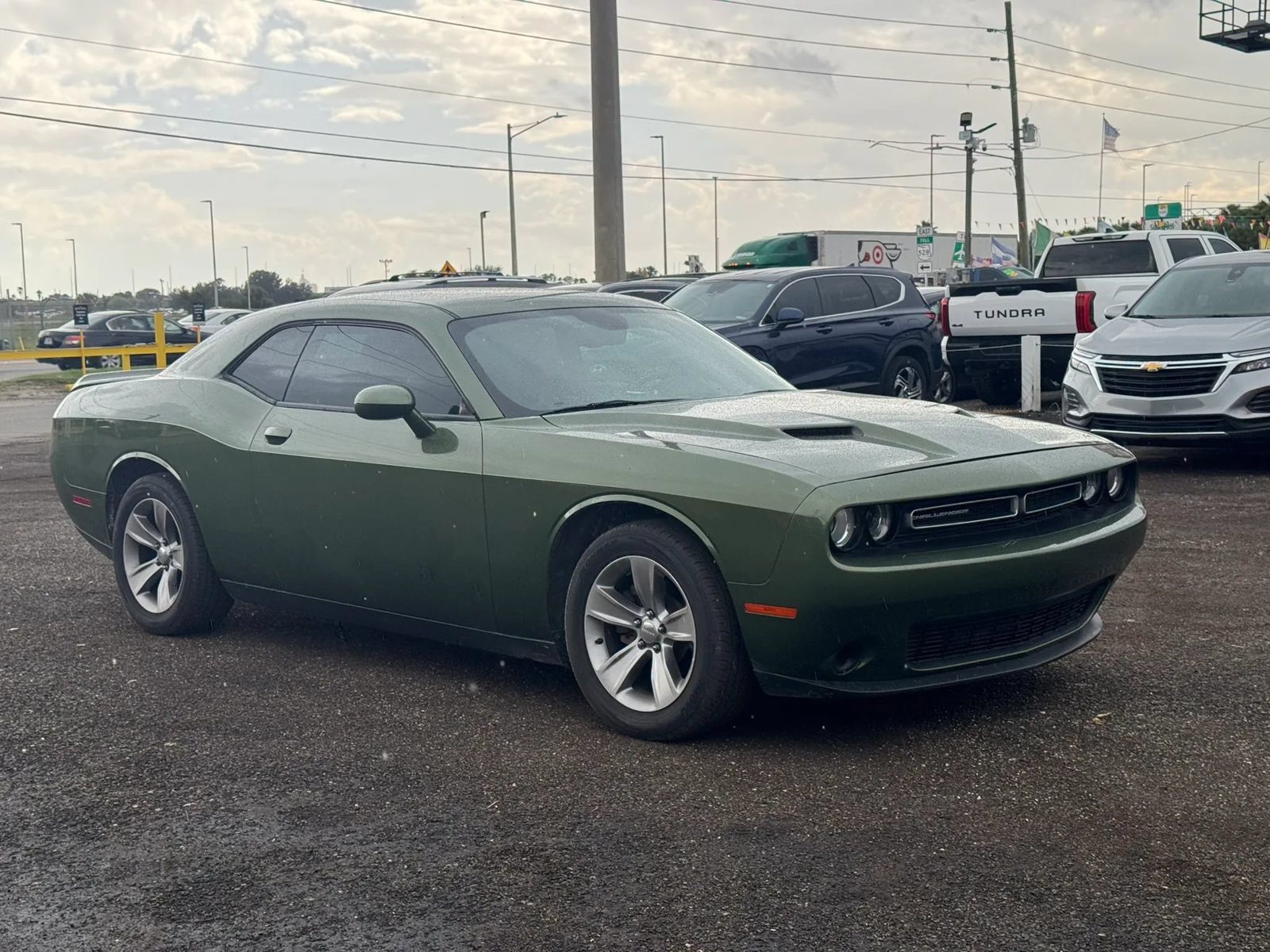 Used 2019 Dodge Challenger SXT RWD image 4