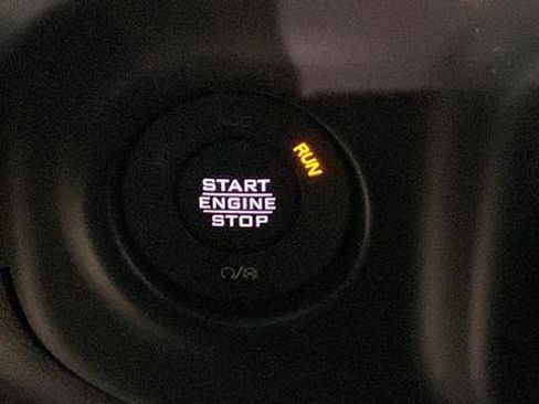 Used 2022 Jeep Wrangler Unlimited Sahara image 21