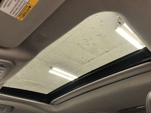 Used 2021 Toyota Highlander XLE image 23