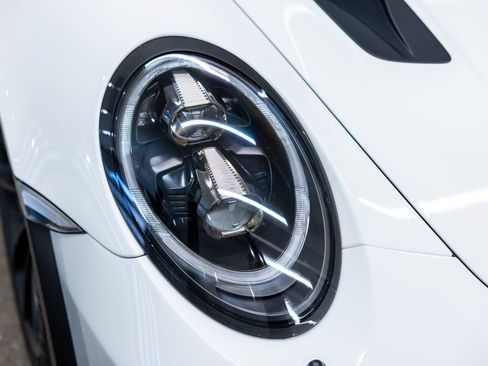 Certified 2019 Porsche 911 GT3 RS RWD image 9