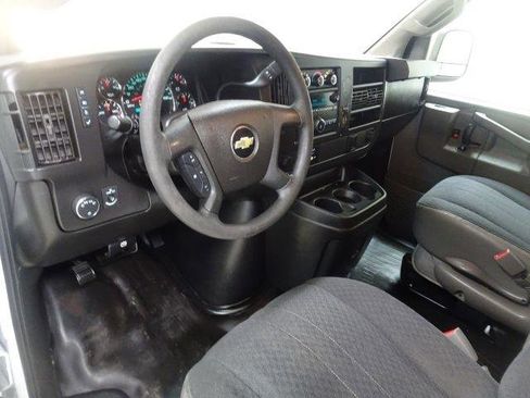 Used 2018 Chevrolet Express 2500 w/ Driver Convenience Package RWD image 20