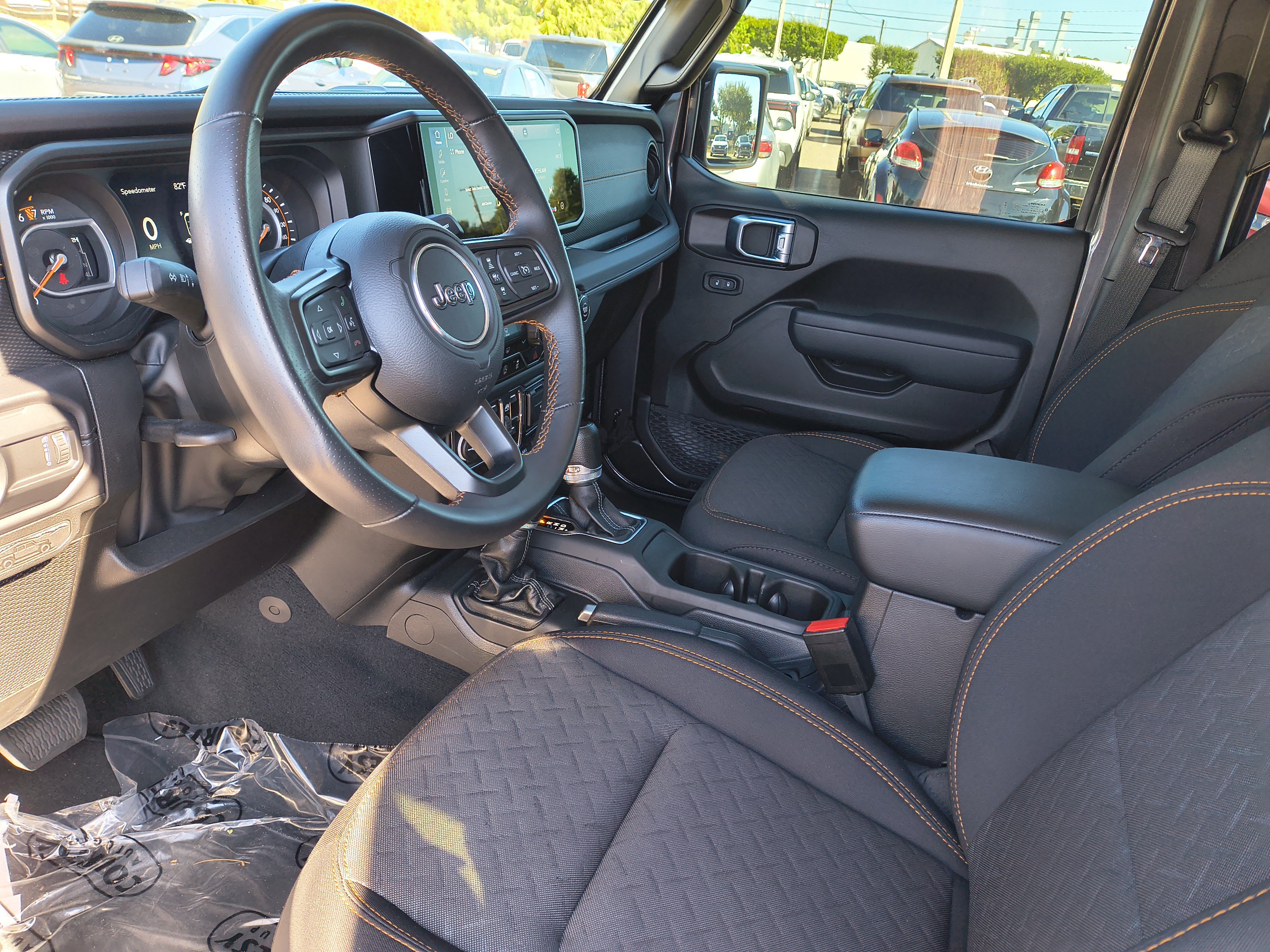 Used 2024 Jeep Gladiator Mojave AWD/4WD image 22
