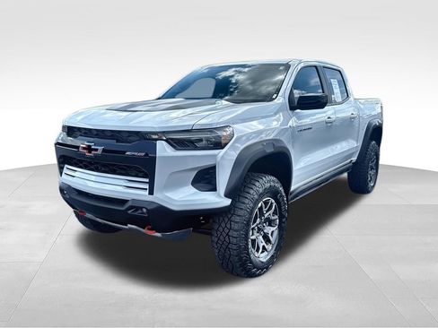 Used 2024 Chevrolet Colorado ZR2 w/ ZR2 Convenience Package III AWD/4WD image 5