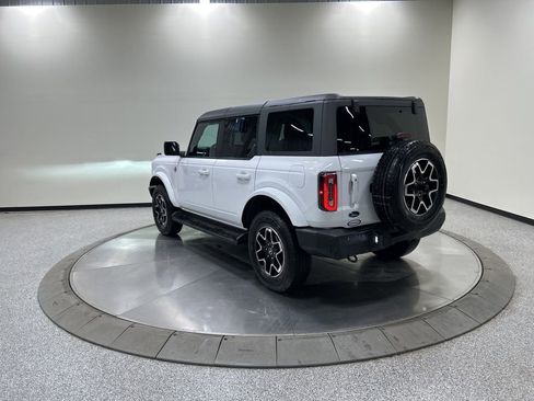 Used 2025 Ford Bronco Outer Banks image 9