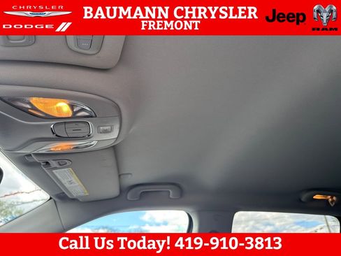 Used 2022 Jeep Compass Latitude w/ Convenience Group AWD/4WD image 21