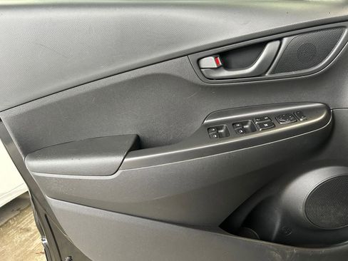 Used 2018 Hyundai Kona SE image 22