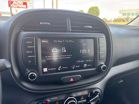 Used 2025 Kia Soul LX w/ LX Technology Package FWD image 20
