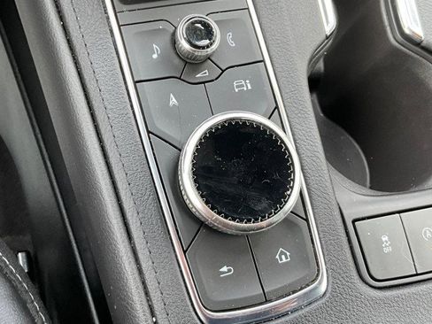 Used 2024 Cadillac XT4 Premium Luxury AWD/4WD image 19