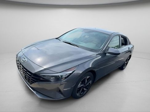 Used 2023 Hyundai Elantra SEL w/ Convenience Package FWD image 19