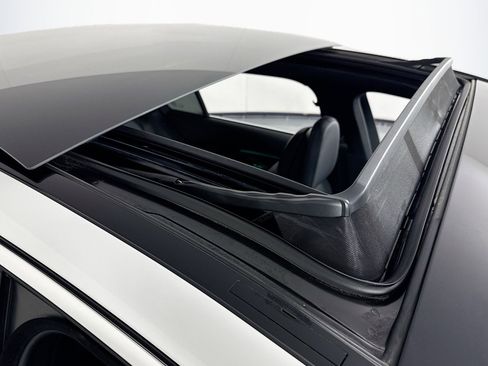 Certified 2025 Mercedes-Benz C 300 Sedan image 23