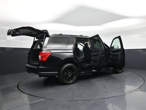 Used 2024 Ford Expedition XLT AWD/4WD image 5