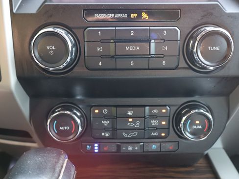 Used 2019 Ford F150 Lariat AWD/4WD image 41
