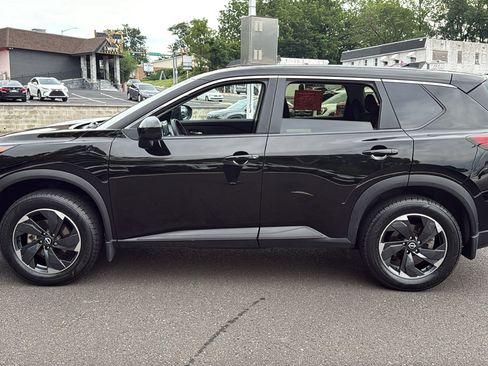 Certified 2024 Nissan Rogue SV AWD/4WD image 4