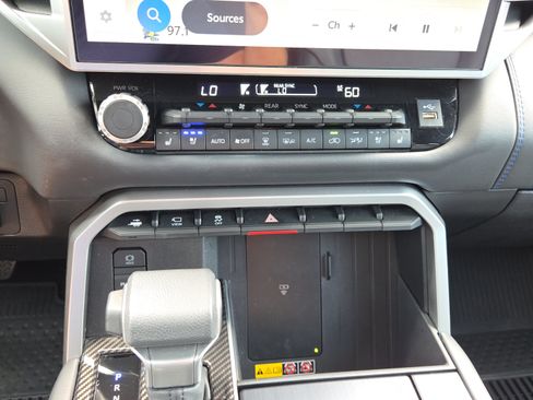 Certified 2025 Toyota Sequoia Platinum AWD/4WD image 26