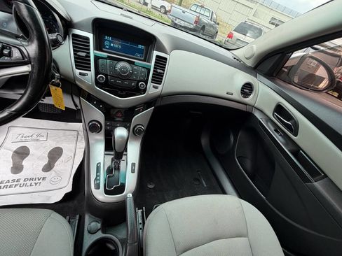 Used 2012 Chevrolet Cruze LT image 22