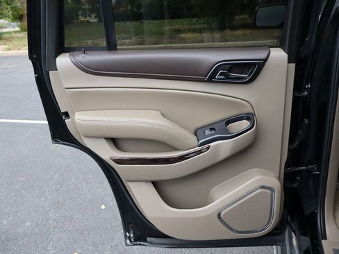 Used 2018 GMC Yukon SLT w/ Premium Edition image 26