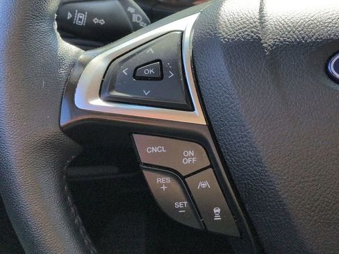 Used 2024 Ford Edge Titanium image 31