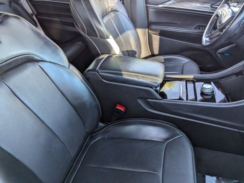 Used 2022 Jeep Grand Cherokee L Overland image 11