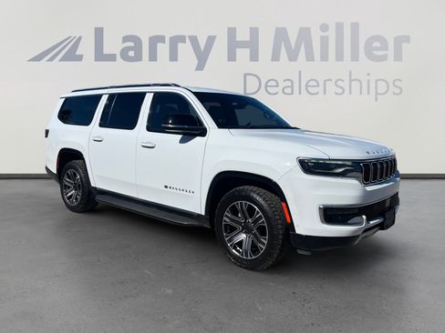 Used 2024 Jeep Wagoneer L Series II image 7