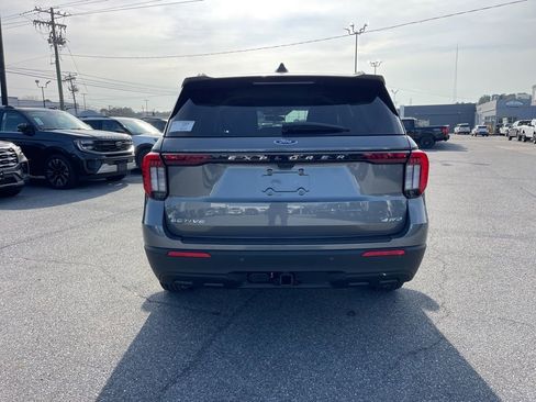 New 2026 Ford Explorer Active image 5