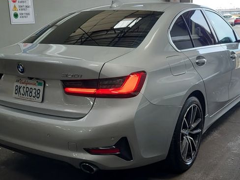 Used 2019 BMW 330i Sedan w/ Convenience Package RWD image 3