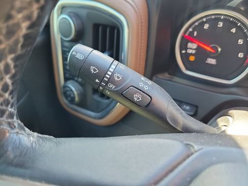 Used 2019 Chevrolet Silverado 1500 High Country w/ Technology Package AWD/4WD image 27