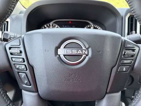 Certified 2025 Nissan Frontier SV w/ SV Convenience Package RWD image 9