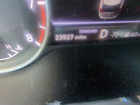 Used 2025 Nissan Rogue SV FWD image 15