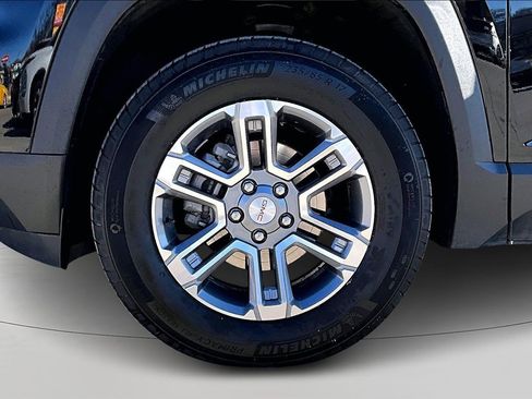 Used 2025 GMC Terrain Elevation image 31