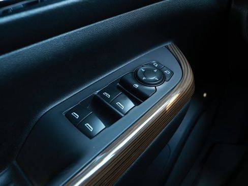 Used 2021 GMC Acadia SLE FWD image 21