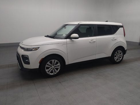 Used 2022 Kia Soul LX FWD image 2