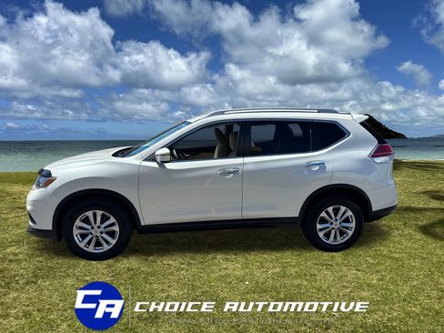 Used 2016 Nissan Rogue SV image 3